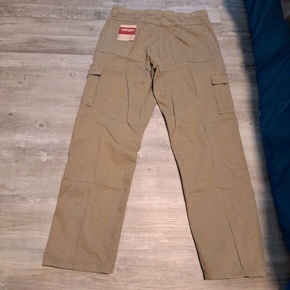 Wrangler Authentics NWT Cargo Pant Men 36x34 Relaxed Fit Tan Cotton ZM6LGBH - Picture 2 of 12
